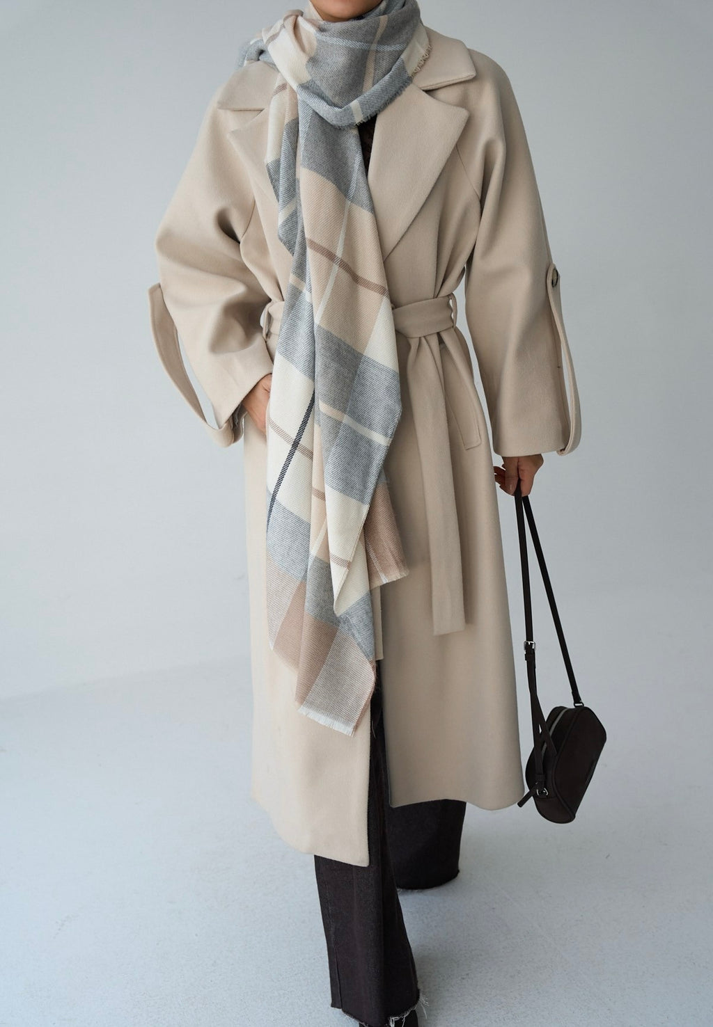 Beige and grey scarf