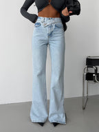 Light blue jeans with a twist