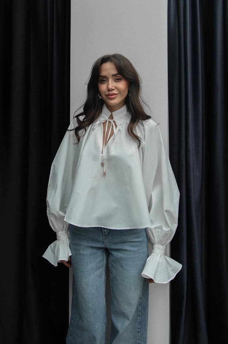 White Puff sleeve shirt