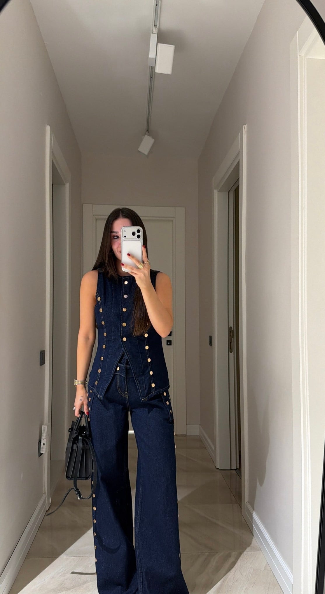 Iconic Jeans