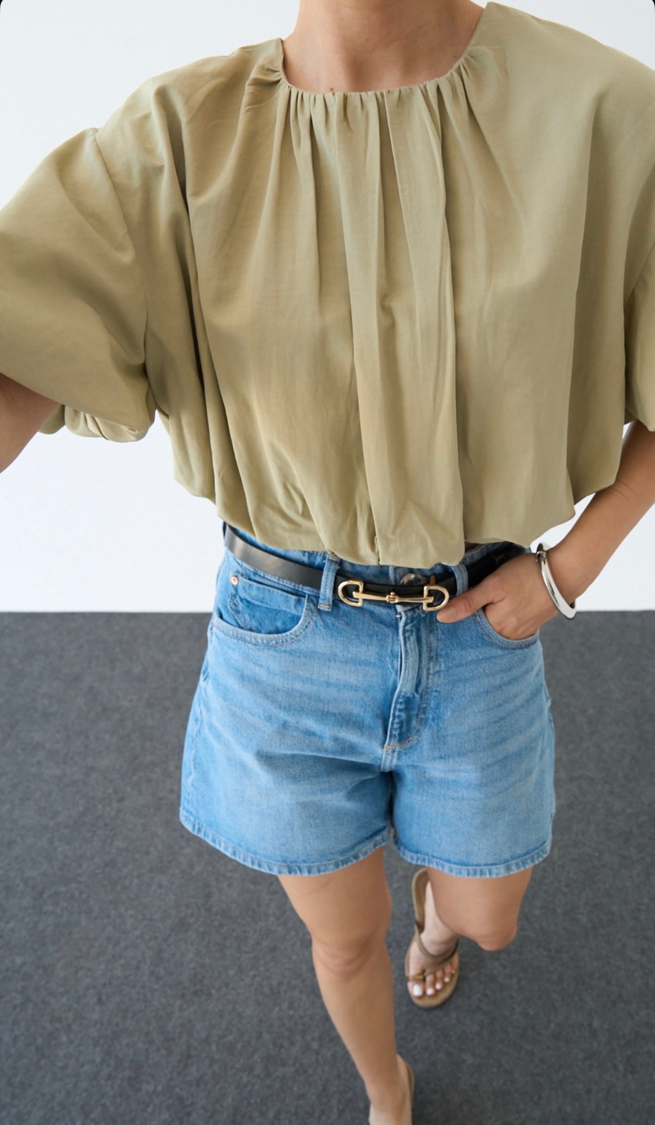 Balloon Sleeves Top - olive green