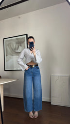 High-waisted Denim with Belt