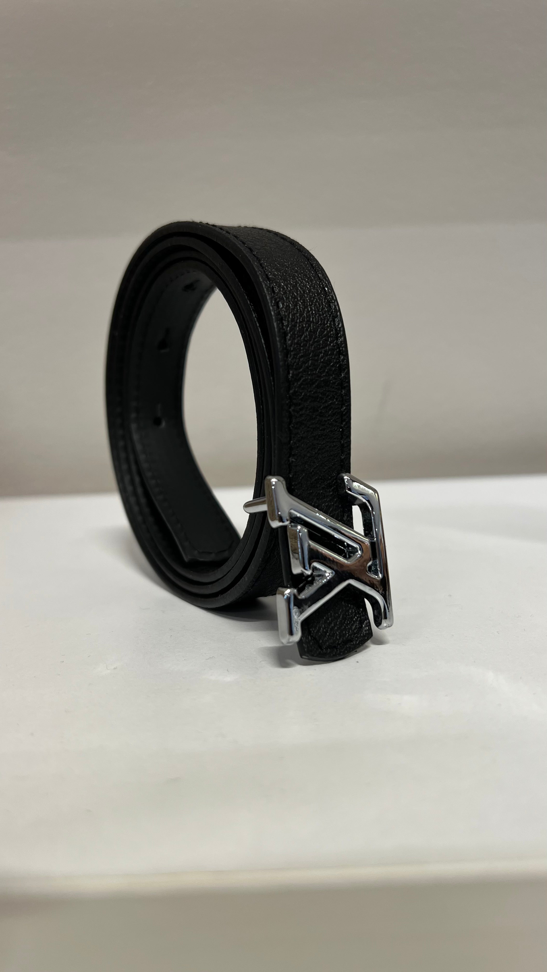L.v belt