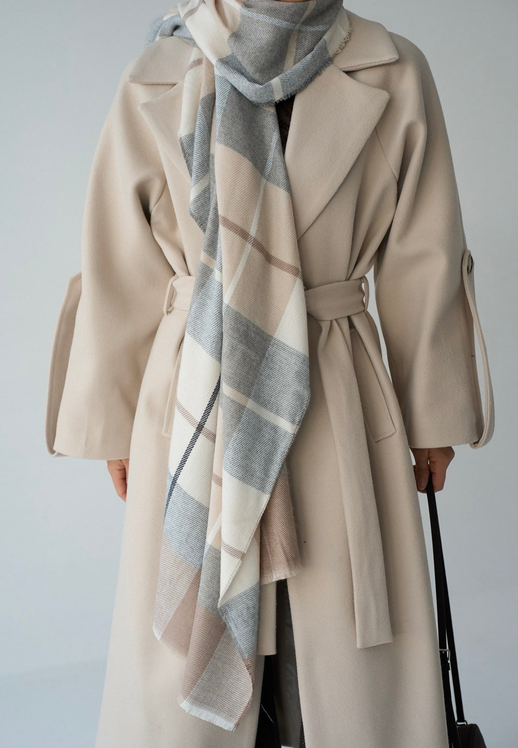 Beige and grey scarf