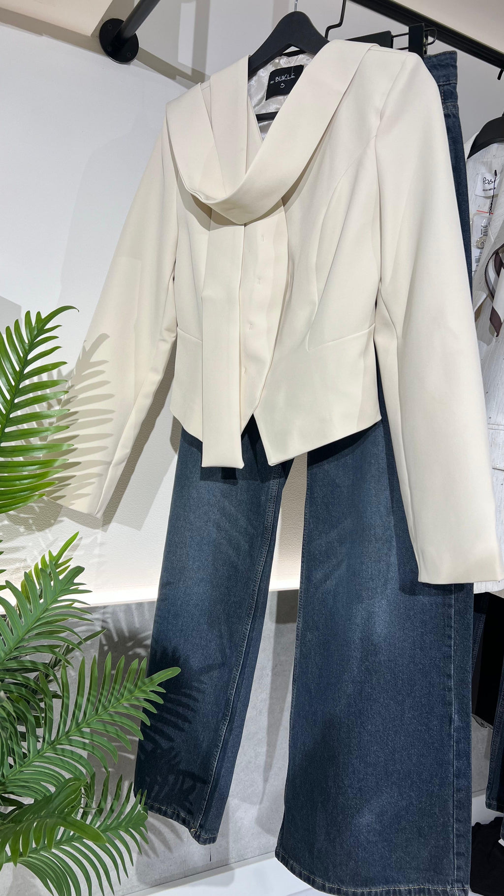 Scarf detailed Ecru Blazer