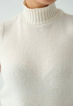 Ecru High neck basic