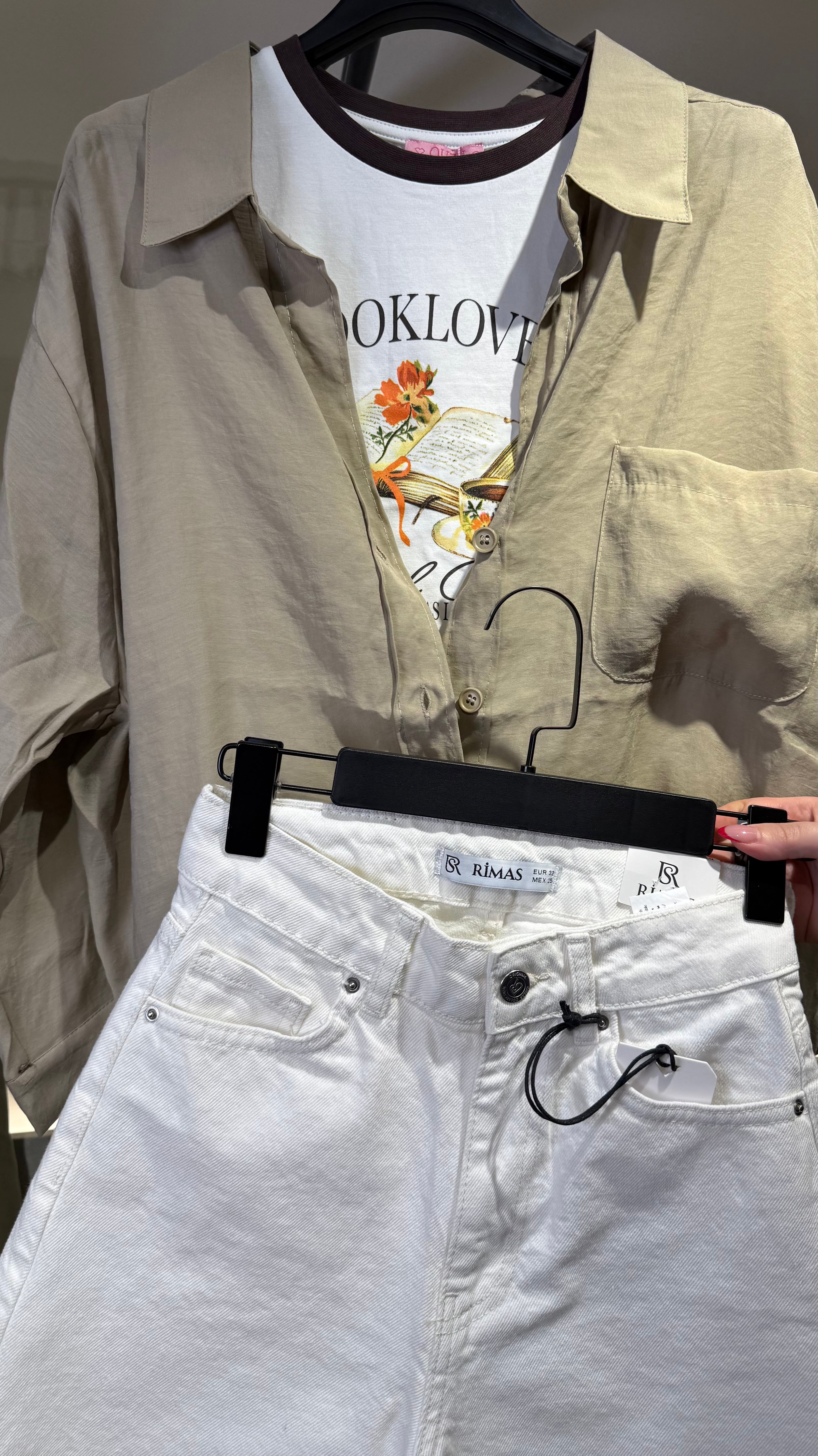 Ecru shorts