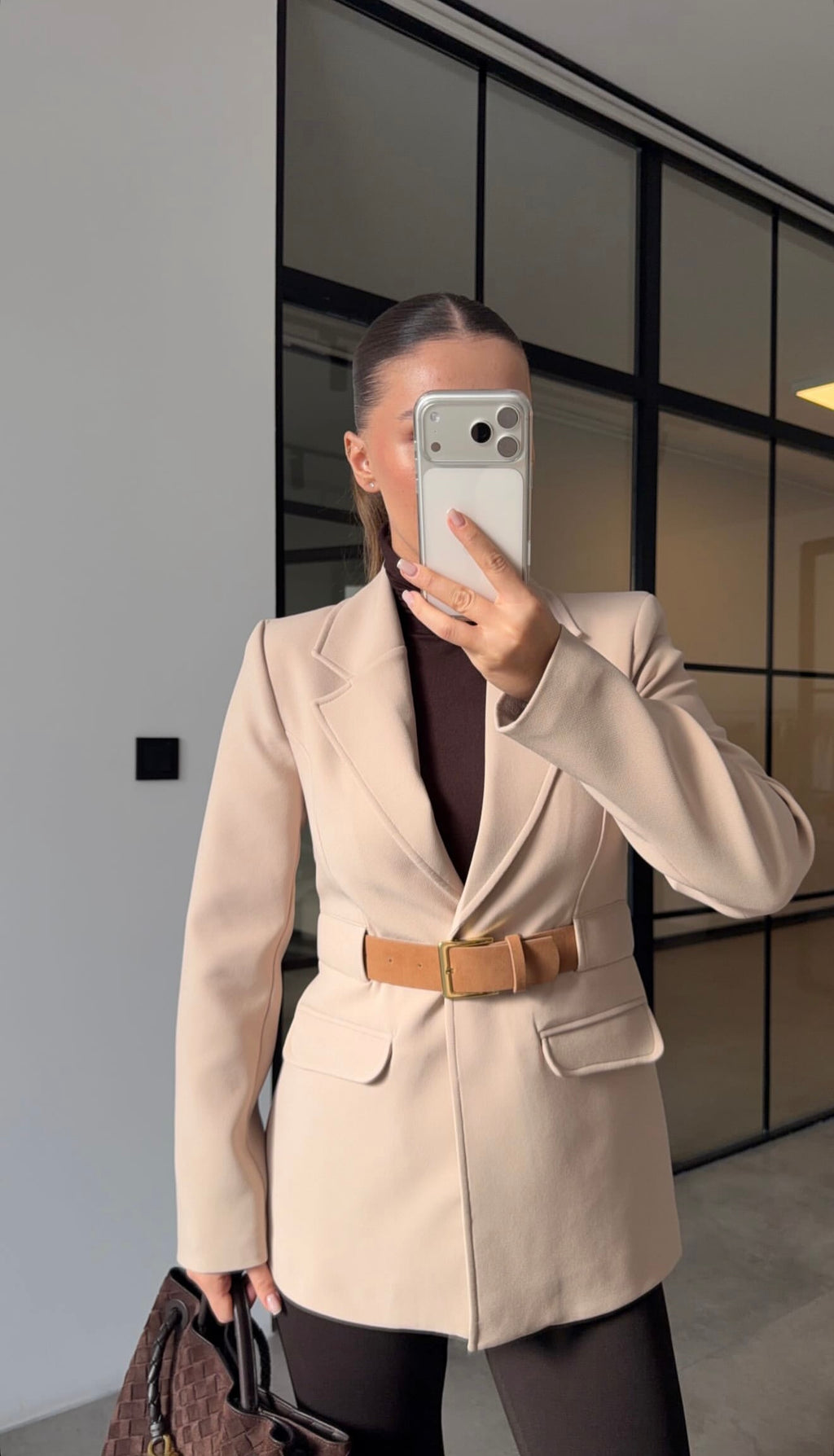 Belted-blazer Beige
