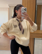 Sweatshirt Leo With Scarf