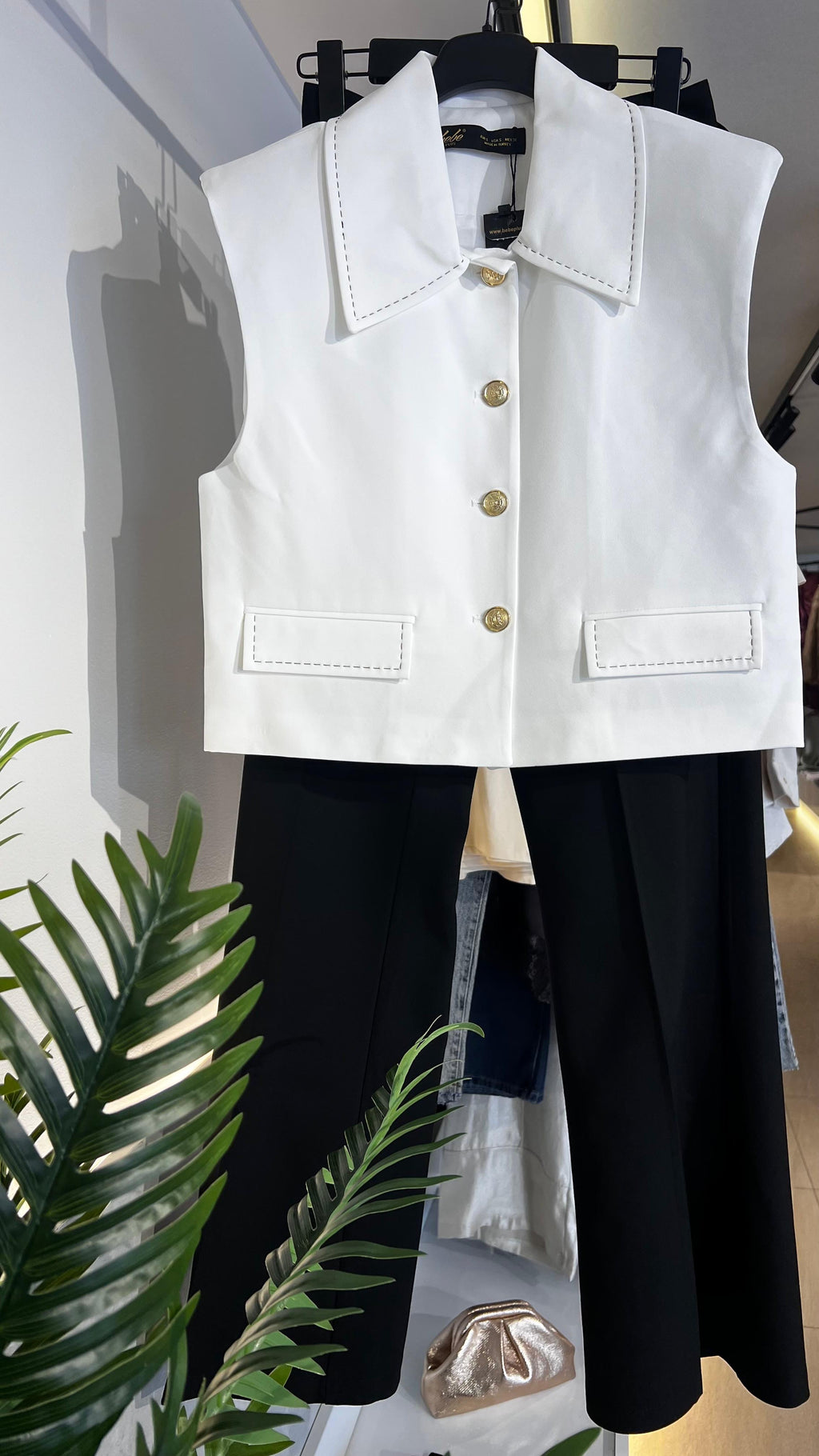 Buttoned Vest - White