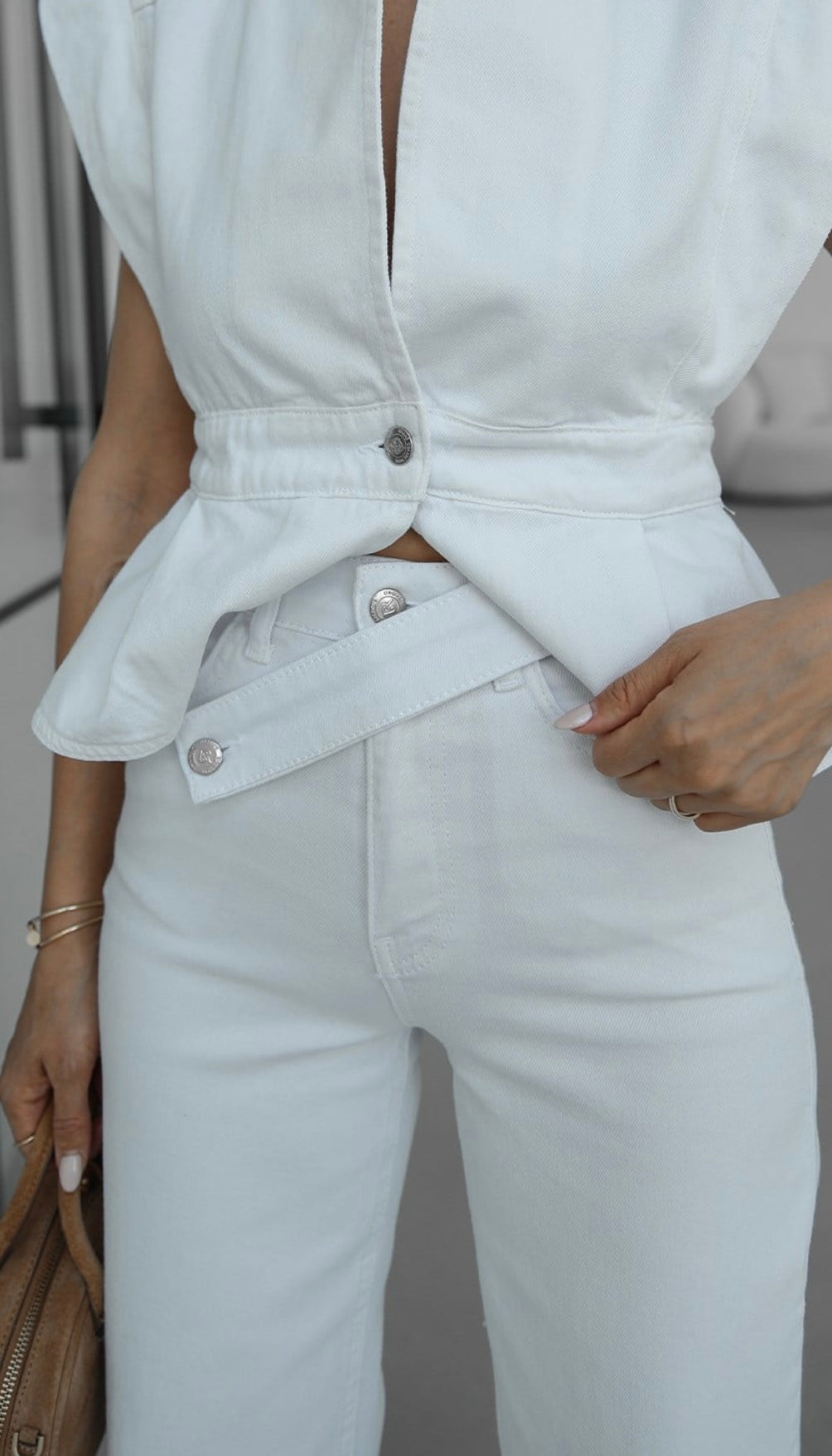 Cross Belt Jeans - White
