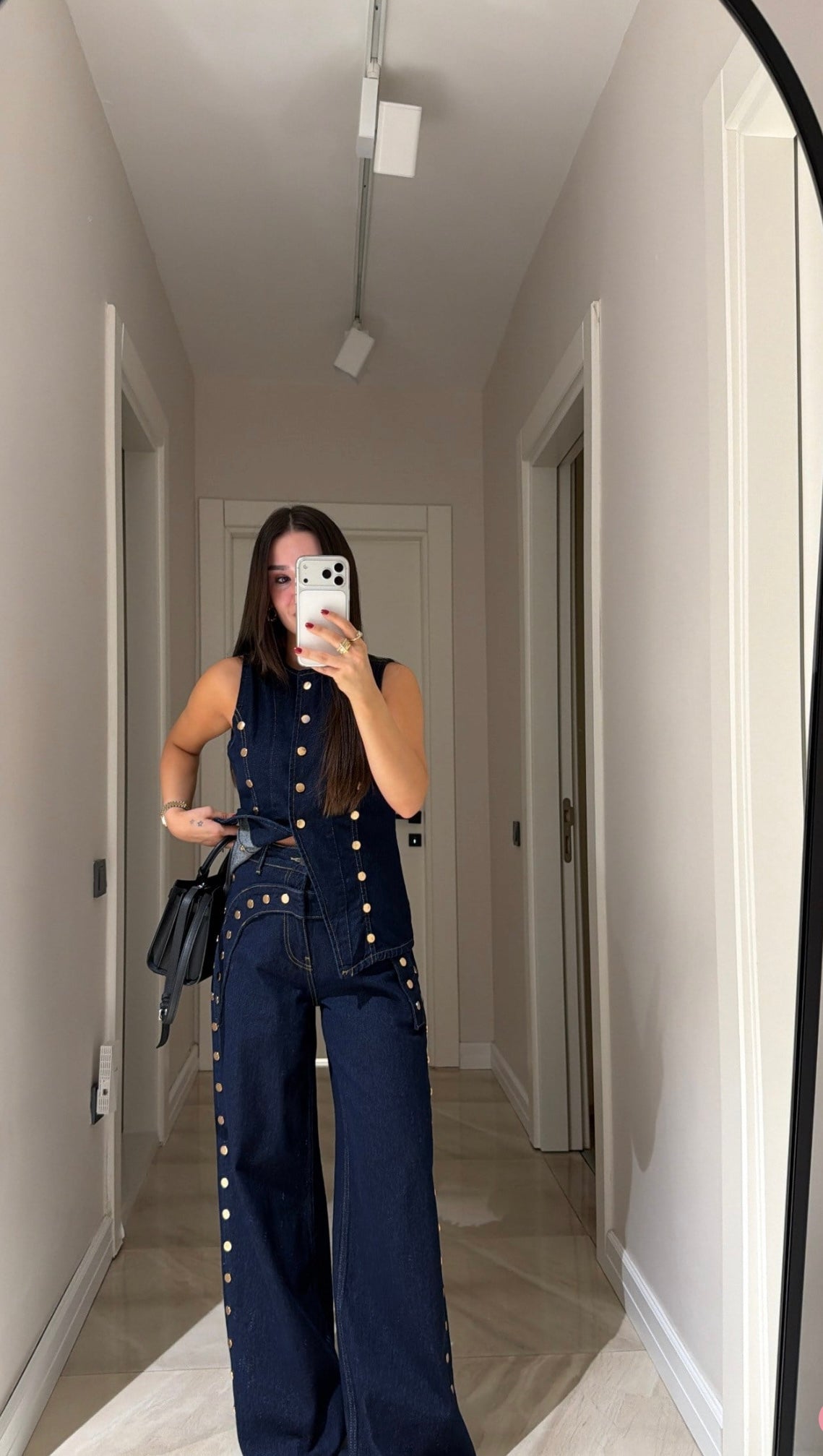 Iconic Jeans