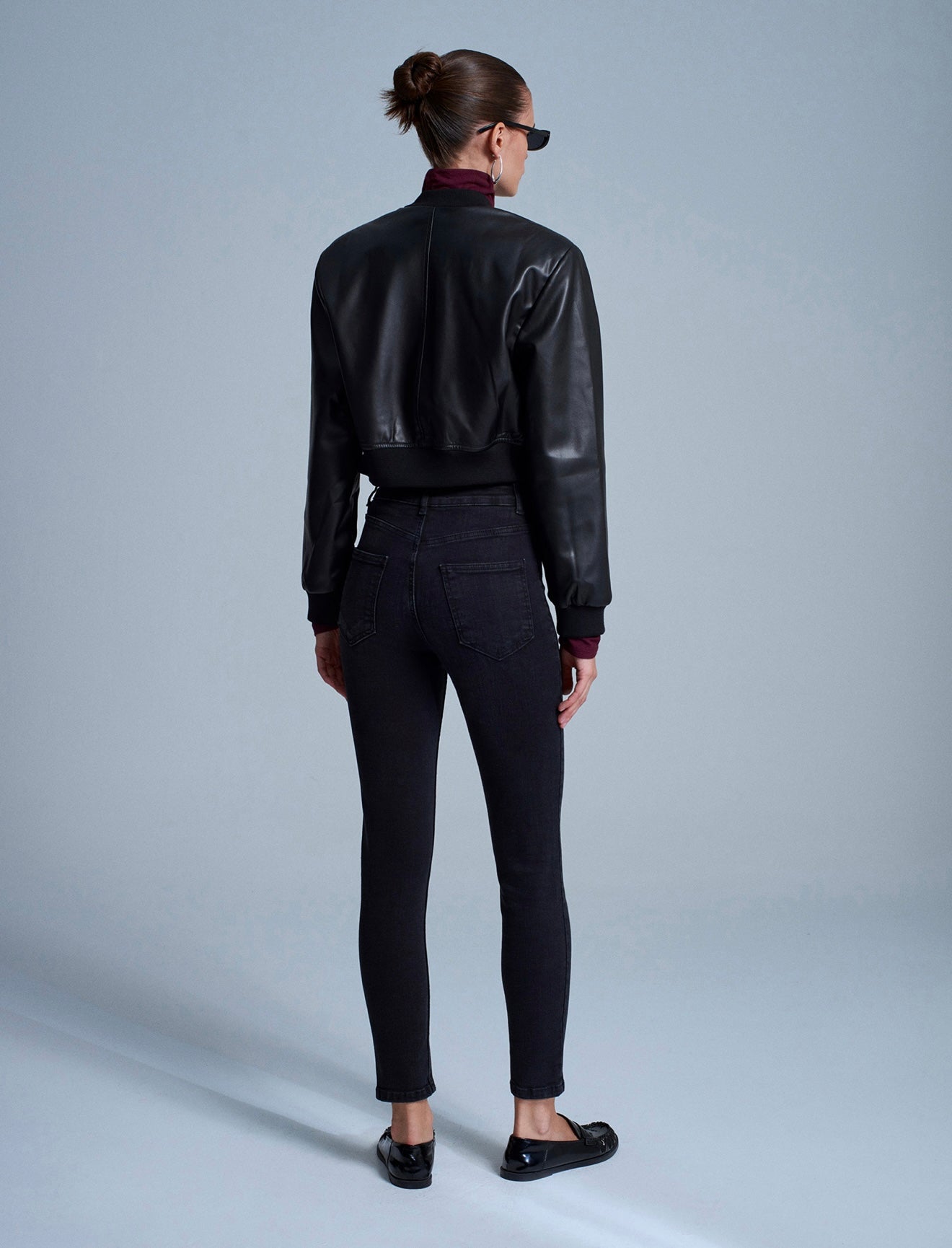 Narrow Leg Jeans - Black